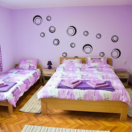 Hotel Prenociste Pilot Ni Exteriér fotografie