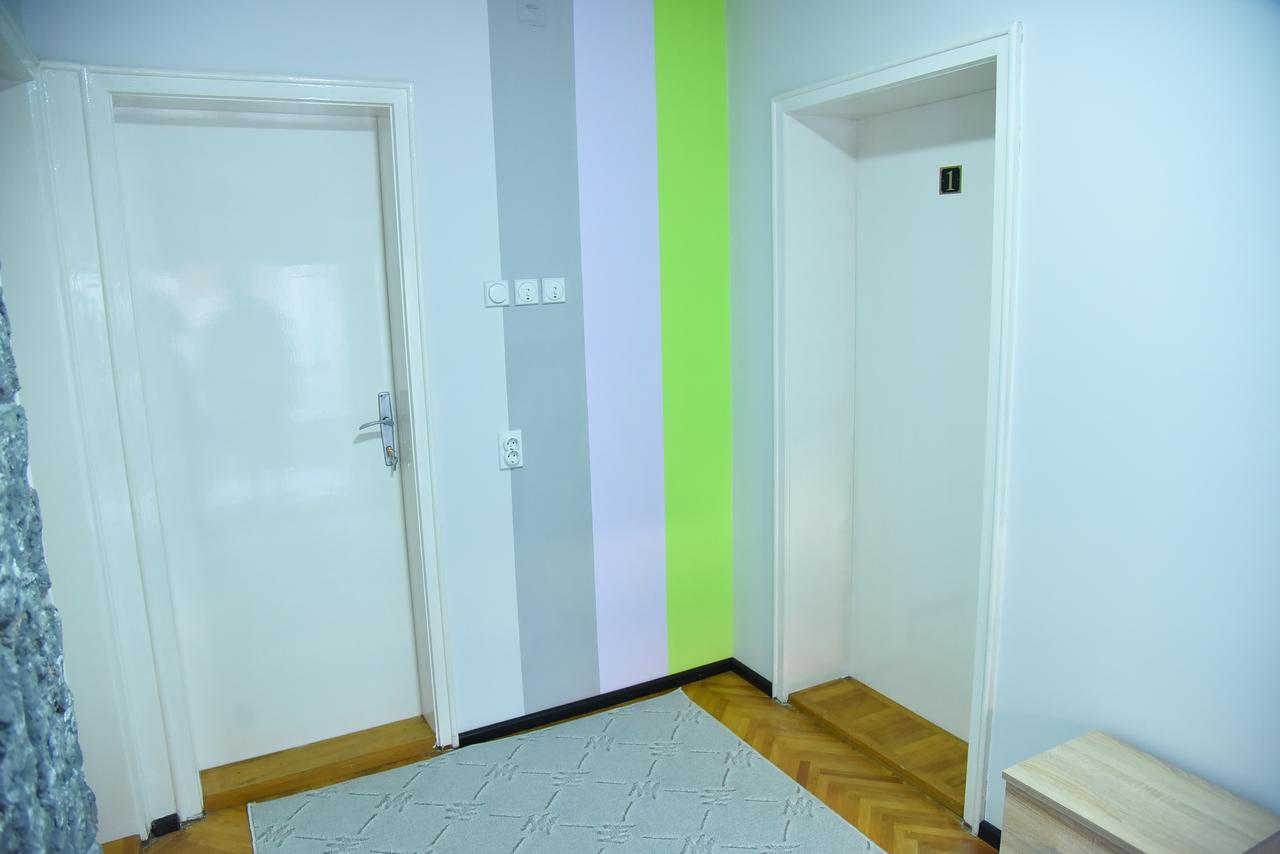 Hotel Prenociste Pilot Ni Exteriér fotografie