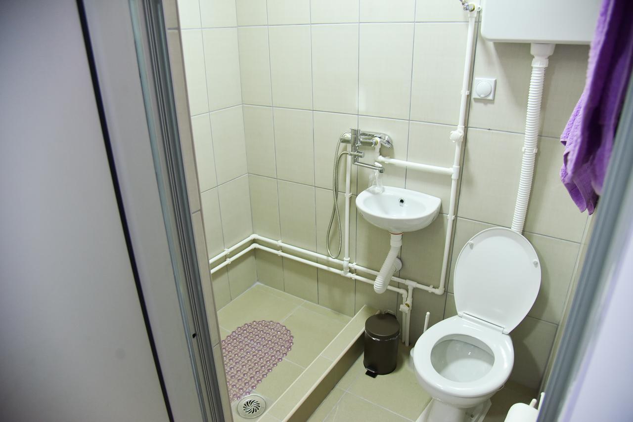 Hotel Prenociste Pilot Ni Exteriér fotografie