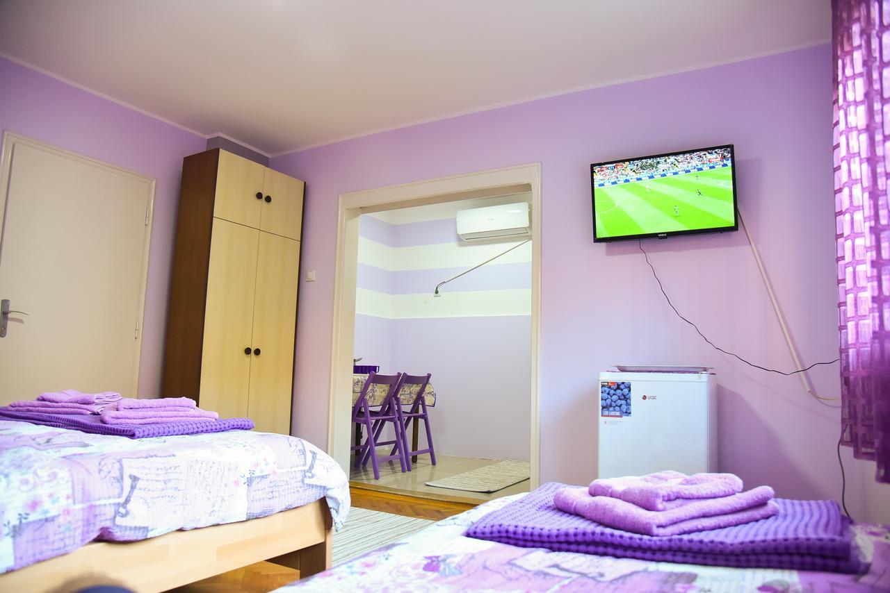 Hotel Prenociste Pilot Ni Exteriér fotografie