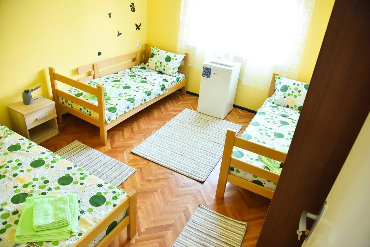 Hotel Prenociste Pilot Ni Exteriér fotografie