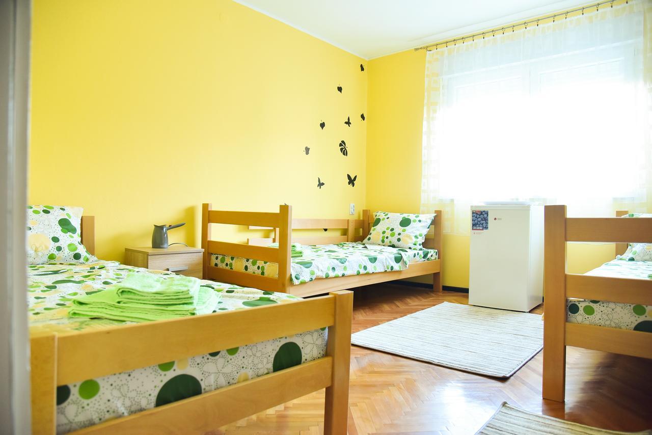 Hotel Prenociste Pilot Ni Exteriér fotografie