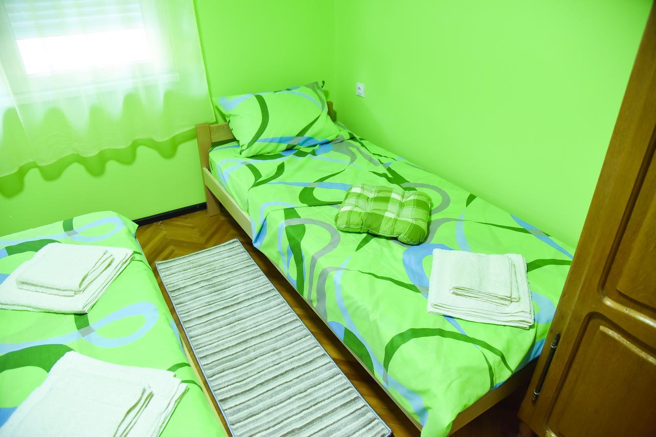 Hotel Prenociste Pilot Ni Exteriér fotografie